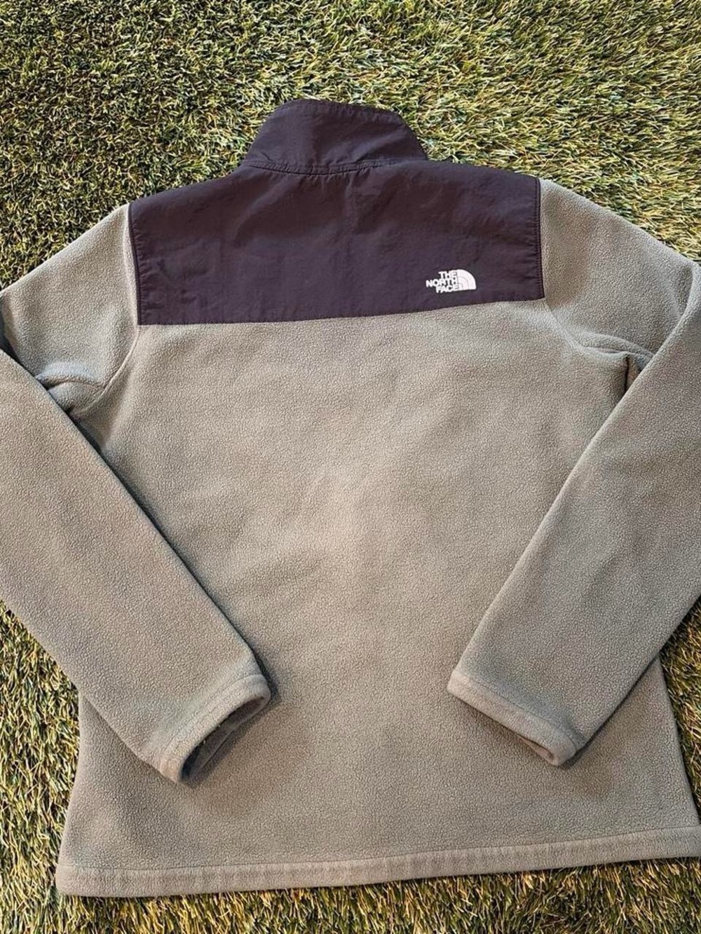 The North Face Women’s Medium Full Zip Fleece Jacket - Picture 4 of 7